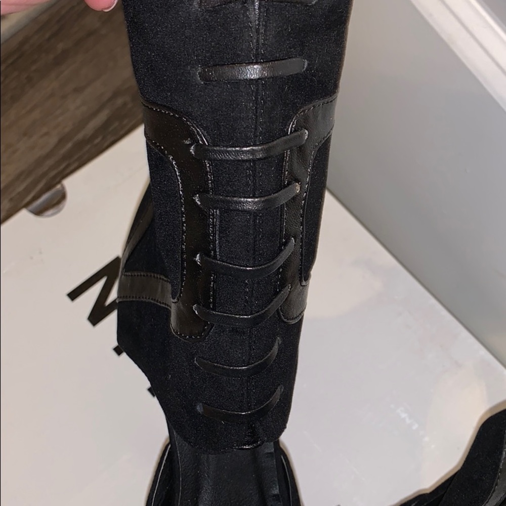 Stylish booties - Picture 2 of 5